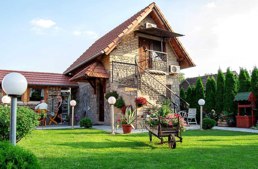 Vila Boska Palic Ngoại thất bức ảnh
